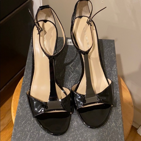 Womens shoes - Picture 2 of 4